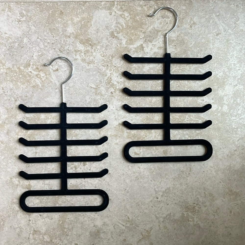 Black Flocked Tie Rack & Belt Organiser Non-Slip Coat Clothes Accessory Hanger
